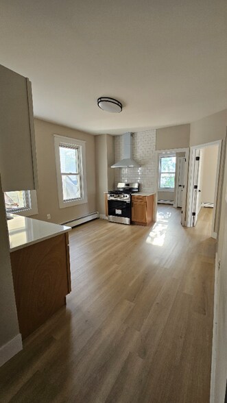 Primary Photo - 378 E 18th St