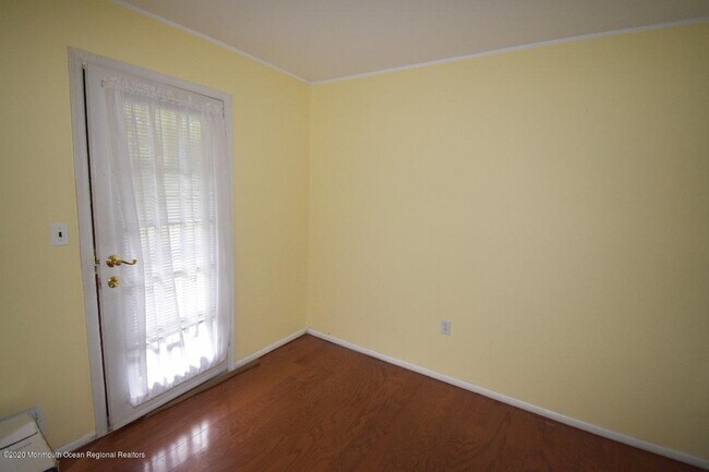 Building Photo - 1304 Wellington Pl