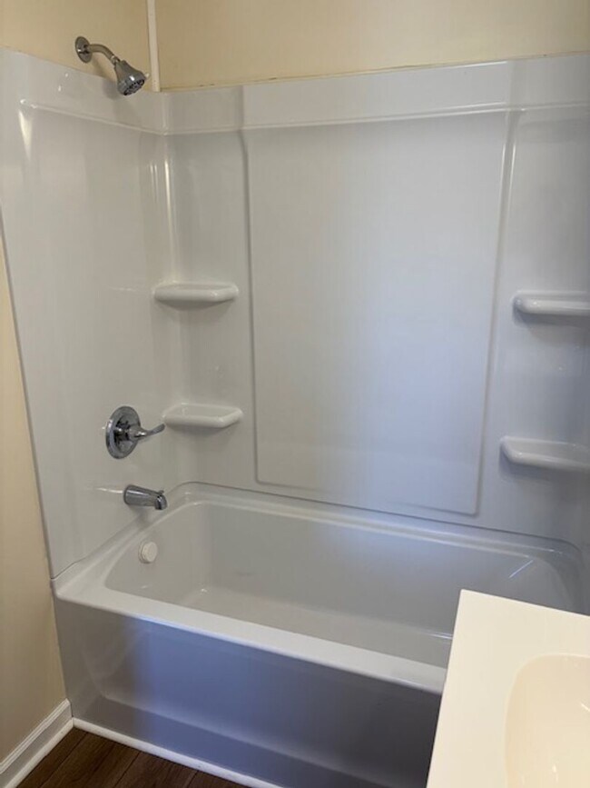 Building Photo - 1917