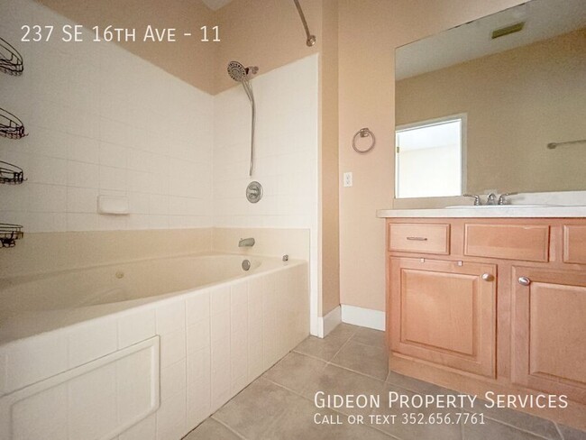 Building Photo - Charming 2-Bed 3-Bath Home in Beacon Hill