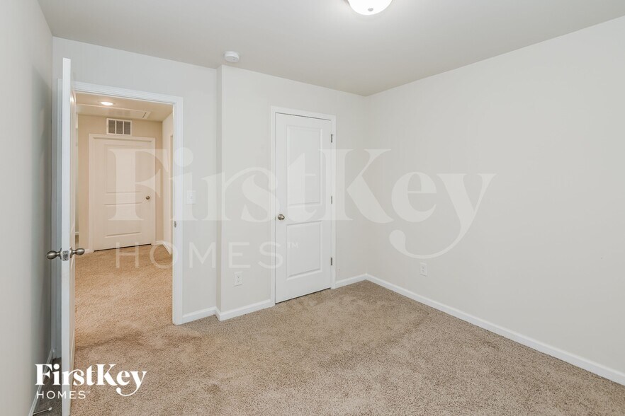 Building Photo - 9515 Hamel St