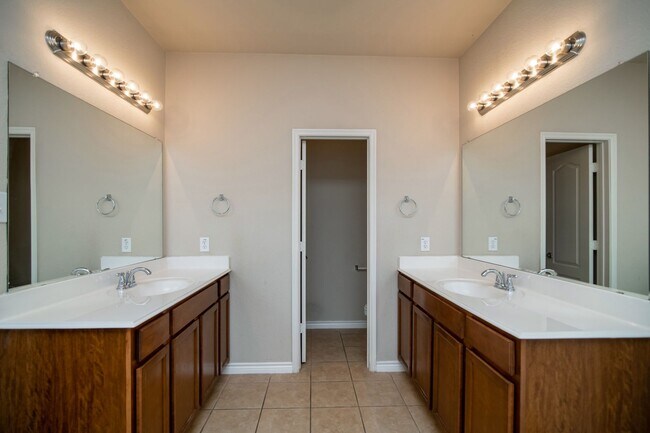 Building Photo - **Home Sweet Home**