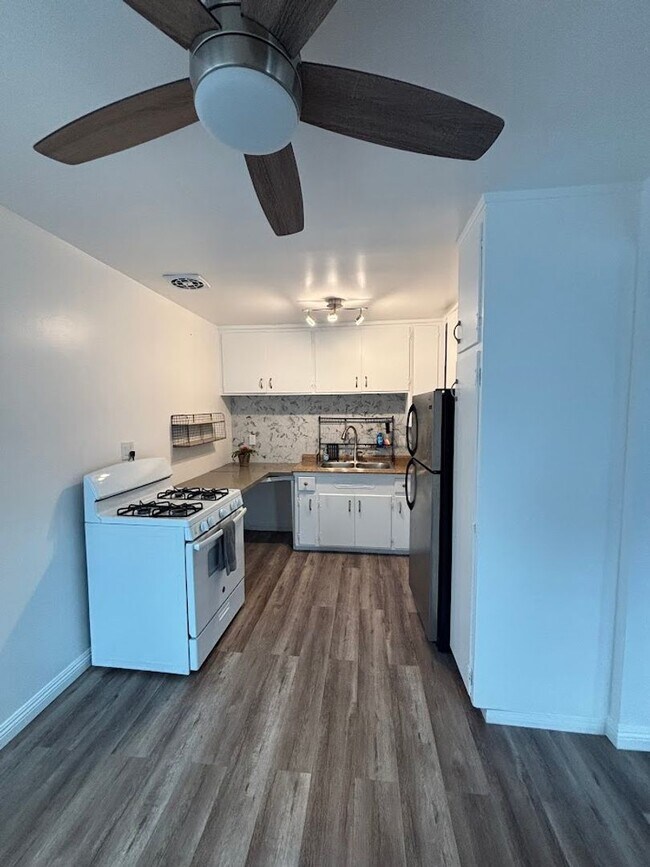 Building Photo - Hornblend