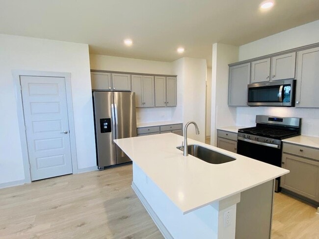 Building Photo - 10917 Tildon Ave