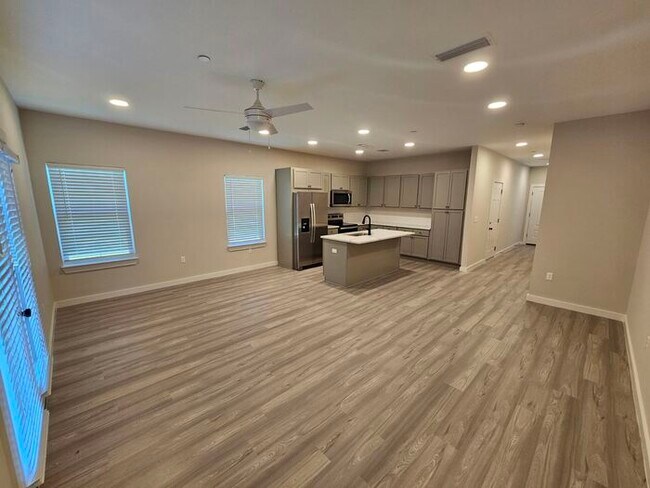 Building Photo - 469 Westgate Wy