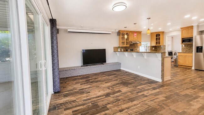 Building Photo - 2132 Forbes Ave