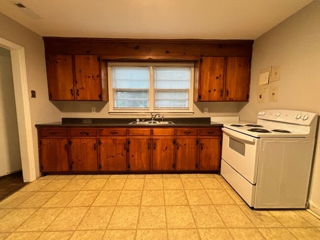 Building Photo - Sweet on Sophia