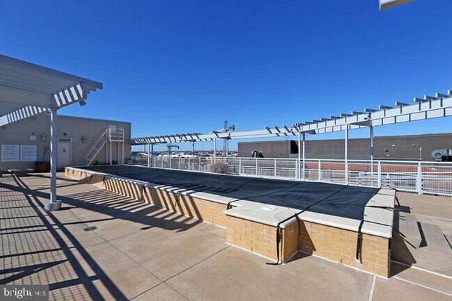 Building Photo - 1025 1st St SE