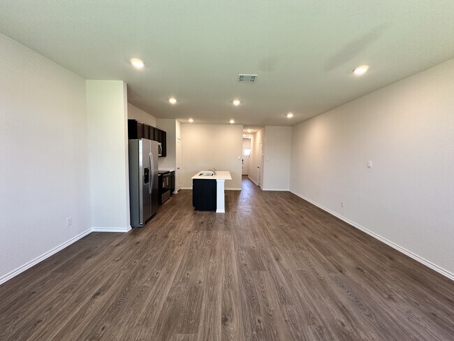 Building Photo - 634 White Ash Dr