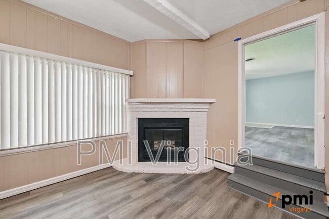 Building Photo - 812 Jasmine Ave
