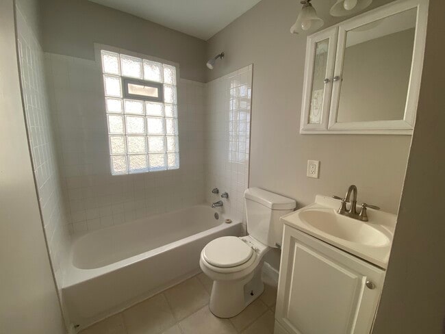 Building Photo - 5221 N 68th St
