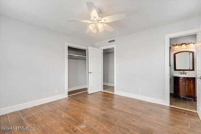 Building Photo - 6643 Greenfern Ln