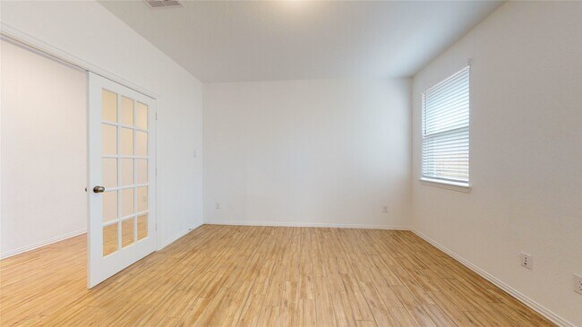 Building Photo - 31314 Whitfield Ct