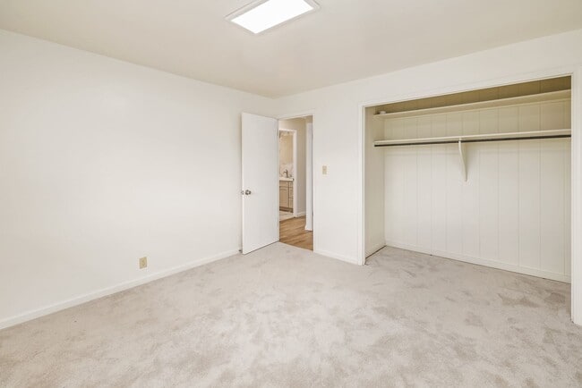 Building Photo - Nuuanu - Renovated 5 bedroom, 2 bath singl...