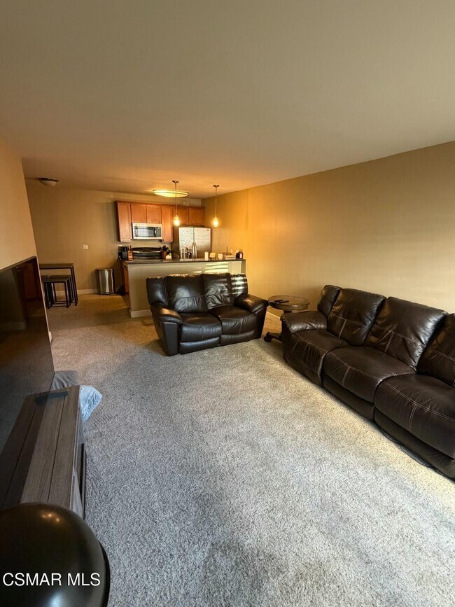 Building Photo - 10982 Roebling Ave