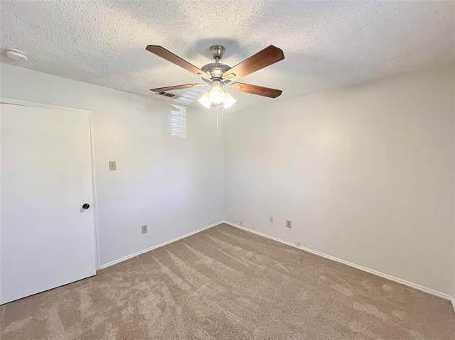 Building Photo - 404 Lincoln Dr