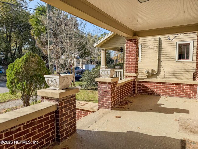 Building Photo - 2047 N Market St