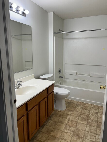 Building Photo - 132 Bertram Dr