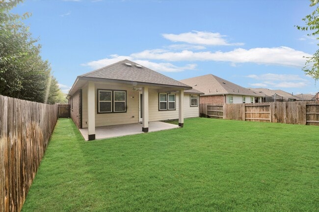 Building Photo - 8102 Sutton Crest Dr