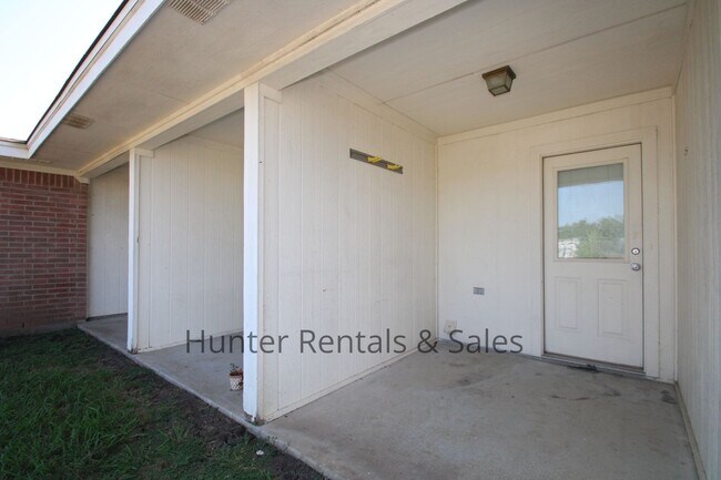 Building Photo - Ready for Move-In