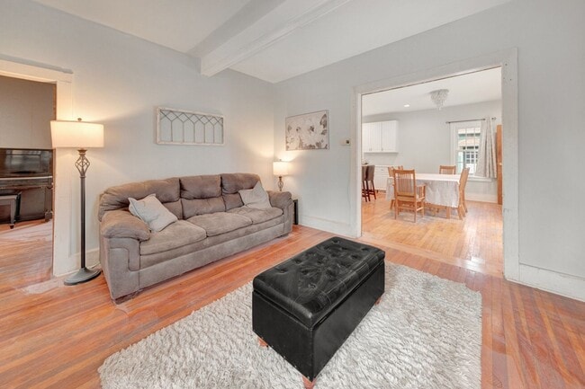 Building Photo - Charming, Recently Updated 3-Bedroom Home in Urbana