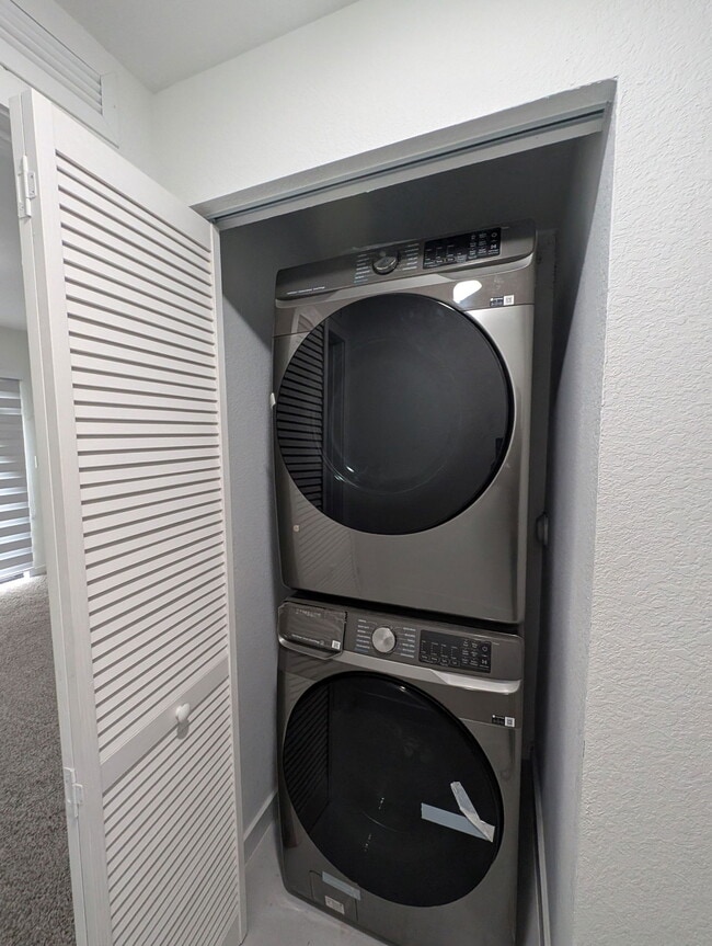 Building Photo - 26124 SW 146th Ave