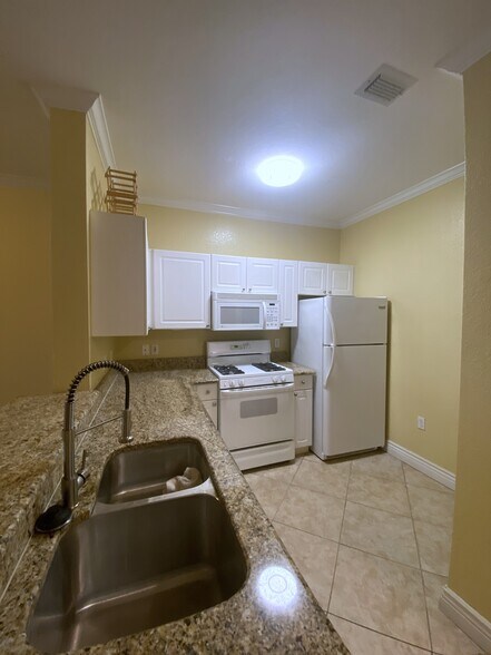 Building Photo - 2755 Via Capri #1235