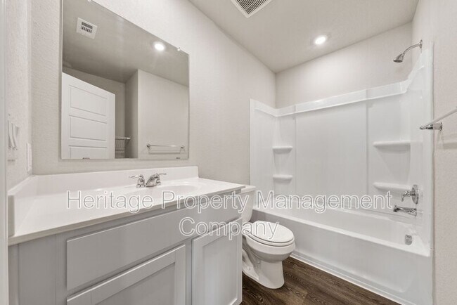 Building Photo - 8718 Broad Wing Dr