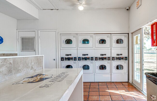 Building Photo - 206 Benoist Farms Rd