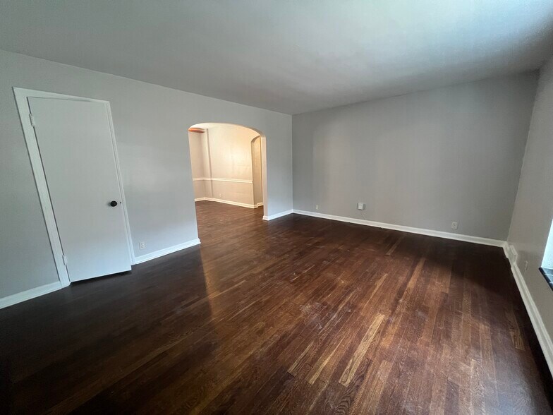 Living Room Dining Room 2 - 170 N. Rose Blvd