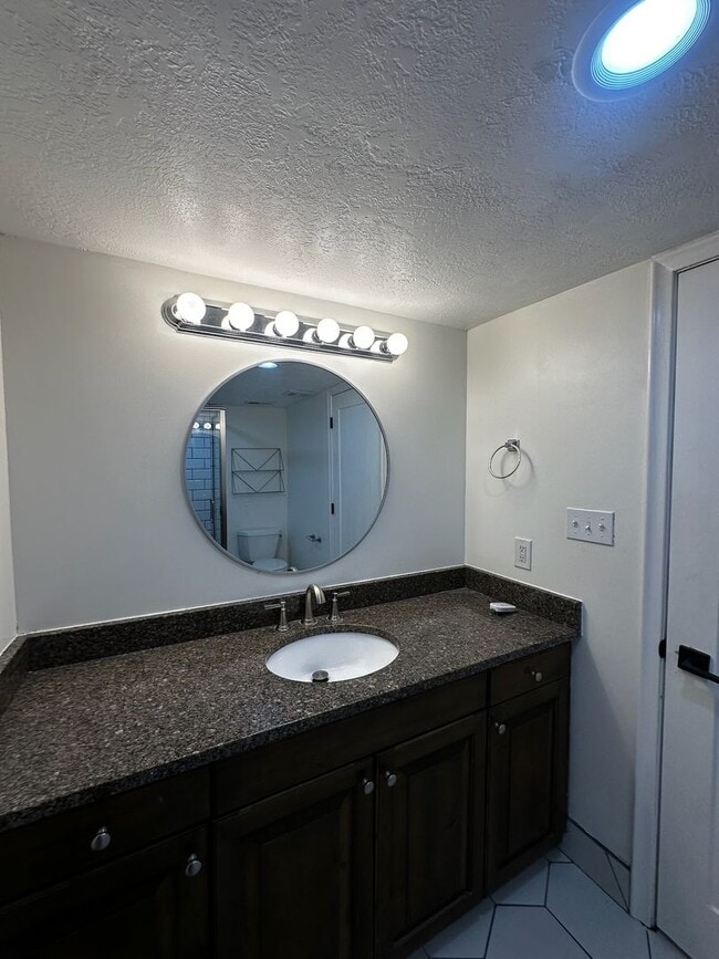 Building Photo - Beautiful 4 Bedroom Home in Millcreek Available Now!