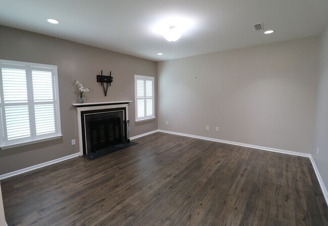 Building Photo - 4515 Wedge Dr