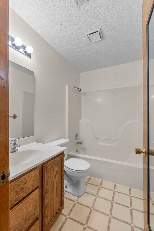 Building Photo - Stonebridge 3711/3713