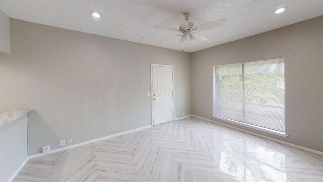 Building Photo - 3626 Prescott Ave