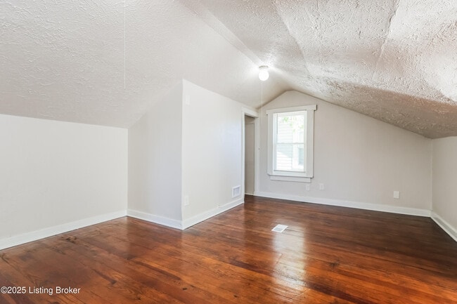 Building Photo - 110 S 41st St