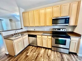 Building Photo - 42514 Hollyhock Ter