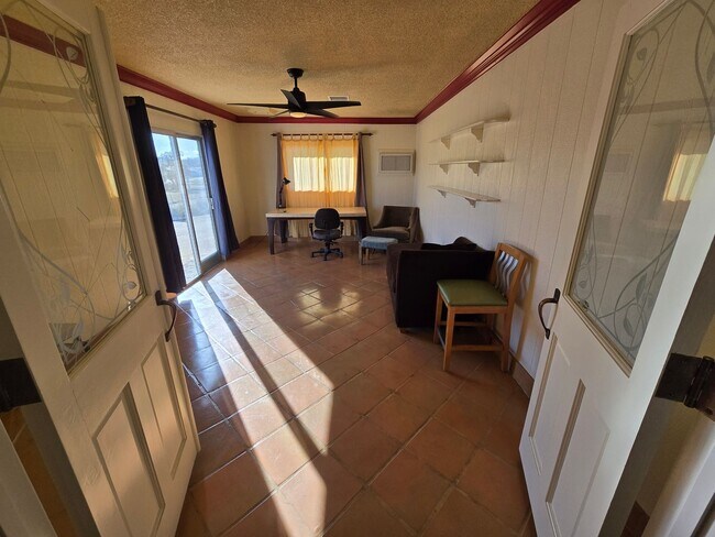 Building Photo - Secure and Spacious!