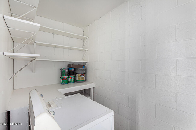 Building Photo - 425 W Pebble Beach Dr