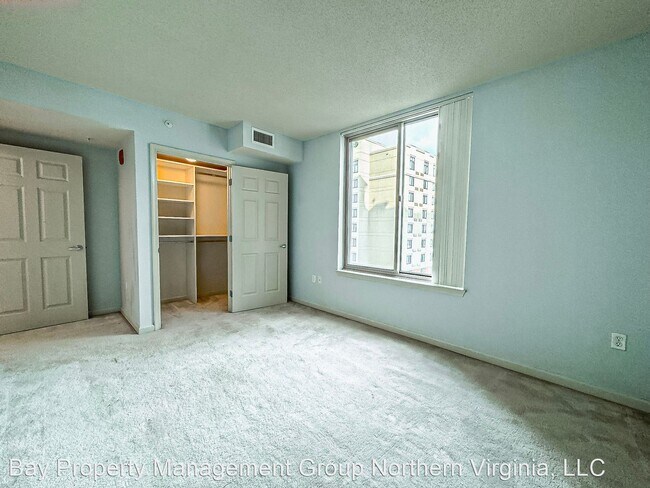 Building Photo - 2 br, 2 bath House - 2726 Gallows Rd #716