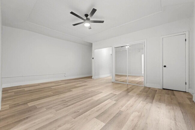 Building Photo - 751 Normandie Ave