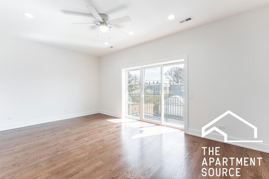 Building Photo - 3329 N Avers Ave