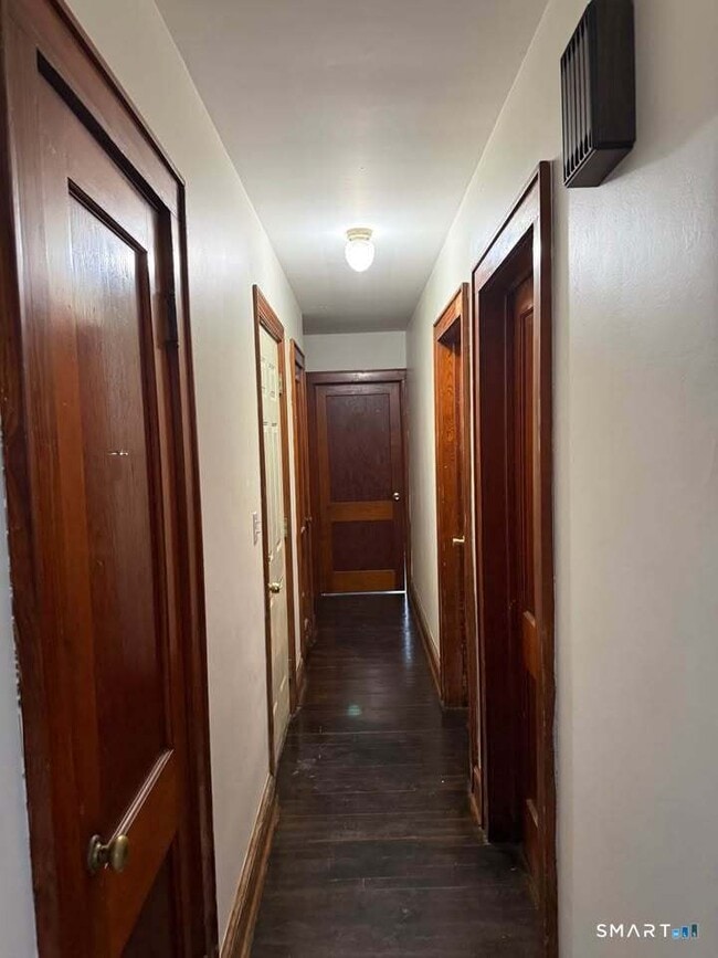 Building Photo - 9 Jennings St