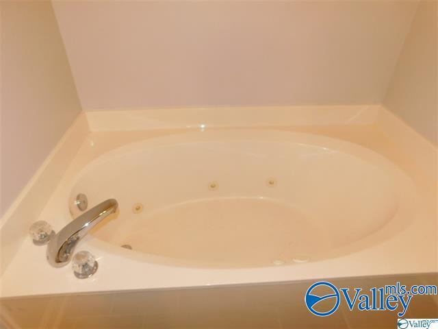 Building Photo - 113 Winding Trail