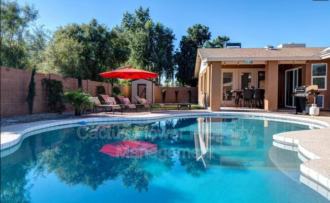 Building Photo - 5217 E Sheena Dr