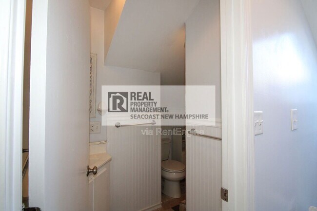 Building Photo - 4 Ashworth Ave