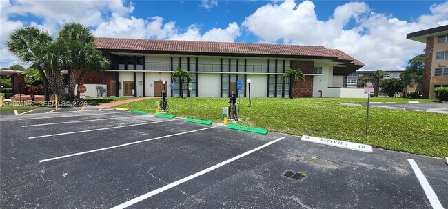 Building Photo - 3061 NW 47th Terrace