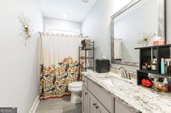 Building Photo - 306 Rustic Live Oak Trl