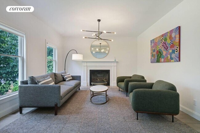 Building Photo - 38 Lincoln St