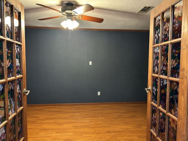 Building Photo - 3 Bedroom 2.5 Bath Home Tucked in Cul-de-sac!! Available NOW!