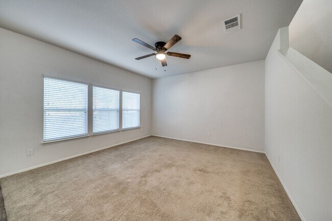 Building Photo - 3-BEDROOM HOME IN CROSSING AT WINDCREST